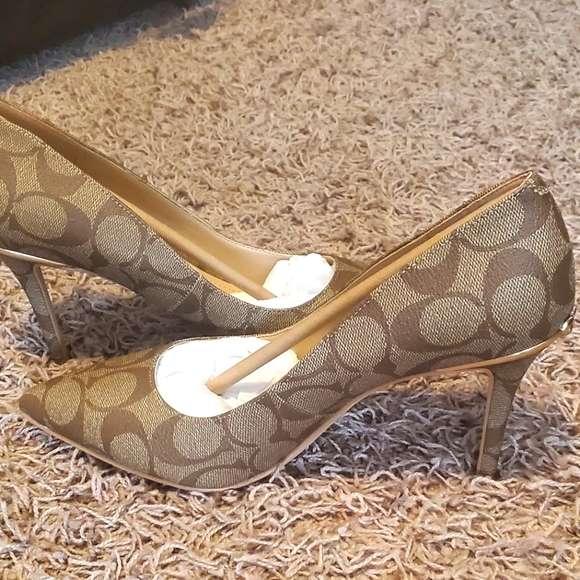 Size 8 - Wiley Signature Pumps by Coach!Khaki/Saddle - Picture 1 of 5